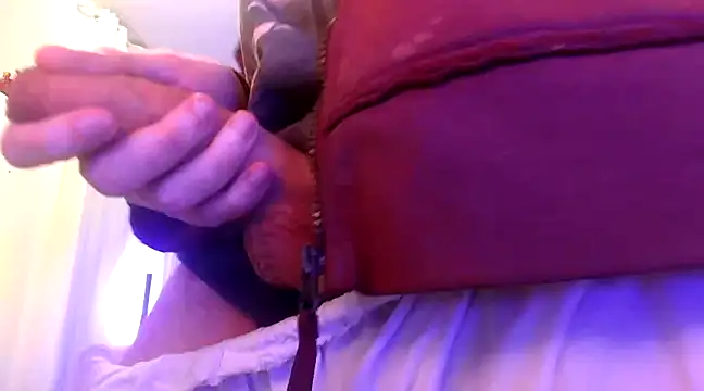 Snapshot of tykun chatting on 03.13.25 tykun online show from 03.13.25