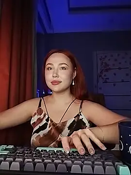 LolaMint  online show from 11.28.25