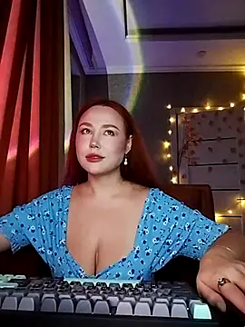 LolaMint  online show from 12.02.25