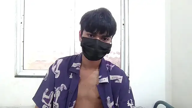 Snapshot of lil-twink19 chatting on 10.17.25 lil-twink19 online show from 10.17.25