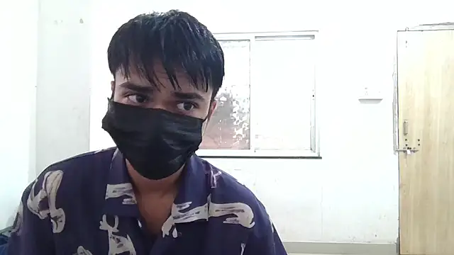 Snapshot of lil-twink19 chatting on 11.24.25 lil-twink19 online show from 11.24.25