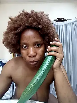 Trishabitch77 online show from 11.14.25