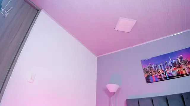 Snapshot of paulacastilla chatting on 10.30.25 paulacastilla online show from 10.30.25