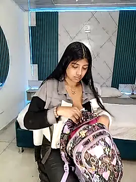 Briseida-White online show from 10.18.25