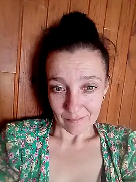 Snapshot of velvet_2200 chatting on 10.16.25 velvet 2200 online show from 10.16.25