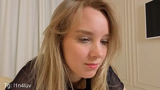 AIicaparkerc online show from 10.28.25