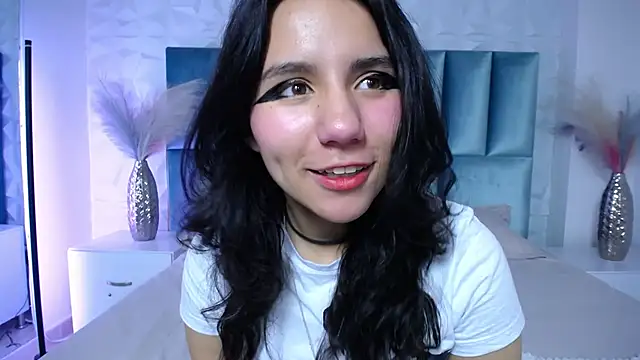 HollyPeach online show from 03.24.26