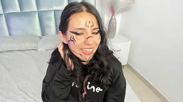 HollyPeach online show from 04.17.26