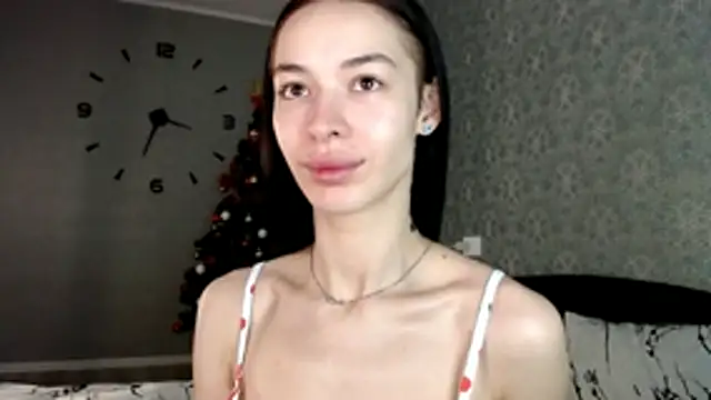 Daphne Darkthorn online show from 12.21.25