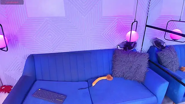 CinnamonHeat online show from 10.25.25