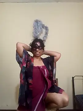 Expose Queen online show from 02.20.26