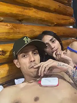 Snapshot of DerryAndIzzy chatting on 01.06.26 DerryAndIzzy online show from 01.06.26