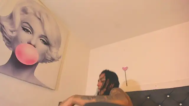 Snapshot of BiancaValentinna chatting on 10.29.25 BiancaValentinna online show from 10.29.25