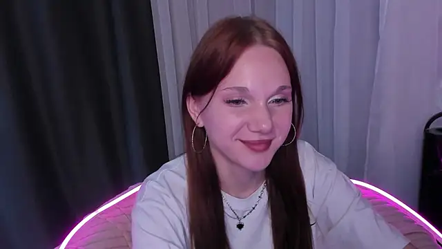 Snapshot of MargoViento chatting on 10.14.25 MargoViento online show from 10.14.25