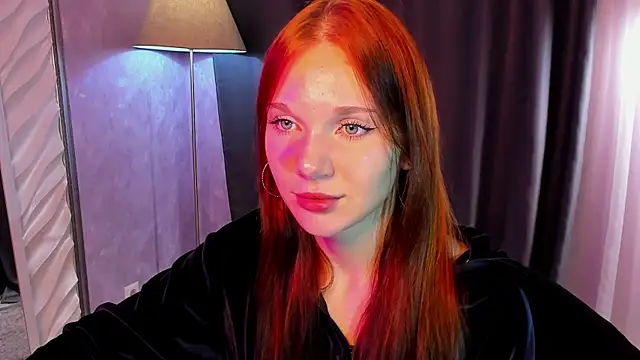 Snapshot of MargoViento chatting on 11.05.25 MargoViento online show from 11.05.25