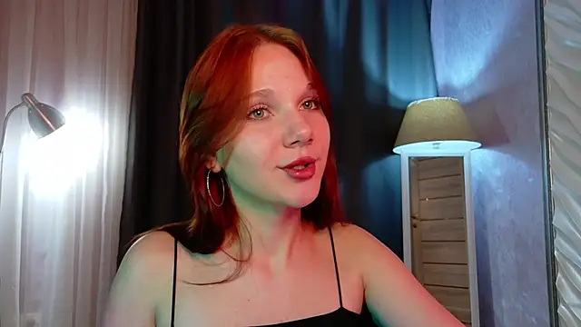 Snapshot of MargoViento chatting on 11.16.25 MargoViento online show from 11.16.25