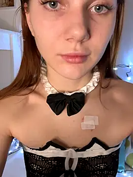 Snapshot of MargoViento chatting on 11.23.25 MargoViento online show from 11.23.25