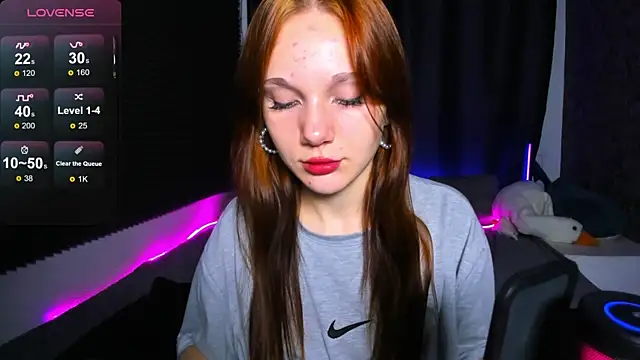 Snapshot of MargoViento chatting on 11.29.25 MargoViento online show from 11.29.25