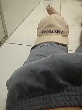 Guilhermekovaliosky online show from 12.17.25