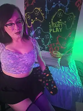 MiniMonroe online show from 10.21.25