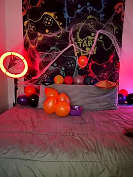 MiniMonroe online show from 11.01.25