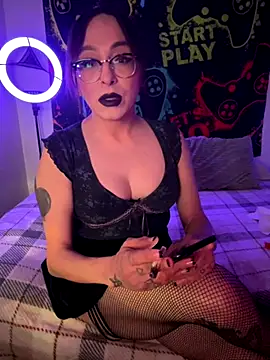 MiniMonroe online show from 11.06.25