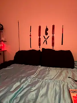 MiniMonroe online show from 11.26.25