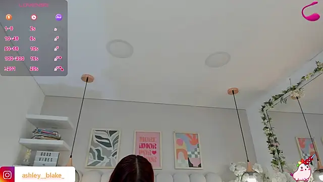 Isabella  gonzalez  online show from 11.26.25