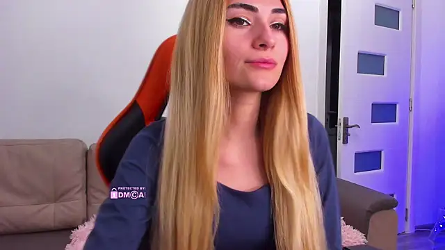 Snapshot of passionka chatting on 10.28.25 passionka online show from 10.28.25