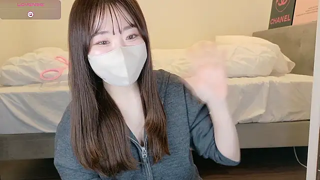Snapshot of yura_ra_ra chatting on 05.05.26 yura ra ra online show from 05.05.26