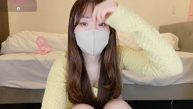 Snapshot of yura_ra_ra chatting on 05.20.26 yura ra ra online show from 05.20.26