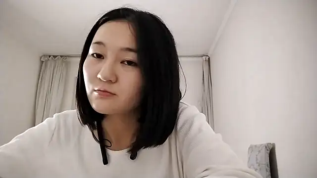 Lyndasilk online show from 10.14.25