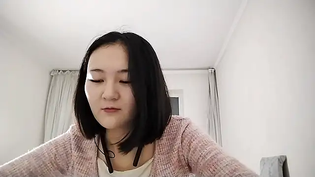 Lyndasilk online show from 10.15.25