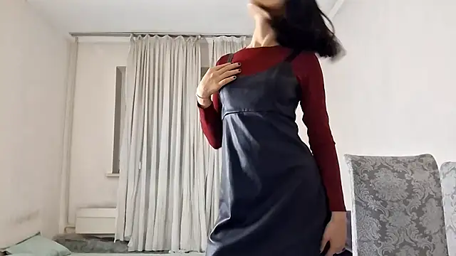 Lyndasilk online show from 11.30.25