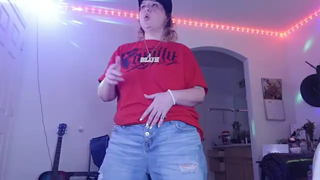 Snapshot of BellaBlueBBW chatting on 01.20.25 BellaBlueBBW online show from 01.20.25