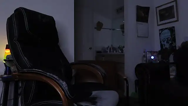 Snapshot of BellaBlueBBW chatting on 03.18.26 BellaBlueBBW online show from 03.18.26