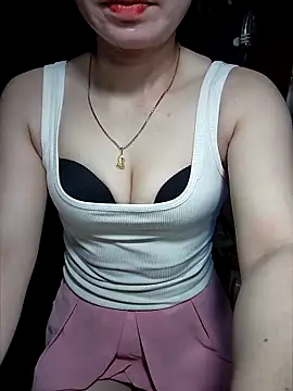 LeanaLy online show from 11.08.25