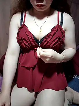 LeanaLy online show from 11.17.25