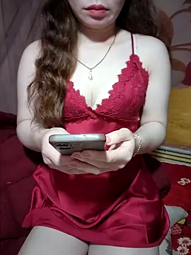 LeanaLy online show from 11.22.25