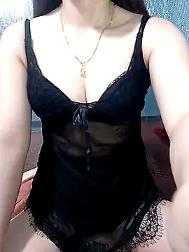 Snapshot of LeanaLy chatting on 06.02.26 LeanaLy online show from 06.02.26