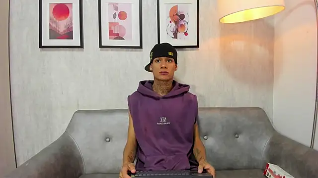 Snapshot of GaelCarter chatting on 12.17.25 GaelCarter online show from 12.17.25