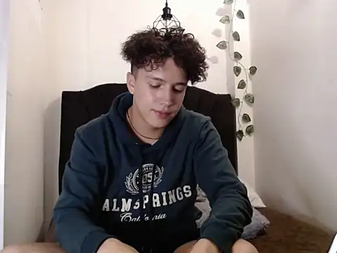 Snapshot of charly_926 chatting on 11.22.25 charly 926 online show from 11.22.25