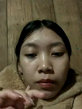 Snapshot of linh-lan1 chatting on 11.18.25 linh-lan1 online show from 11.18.25