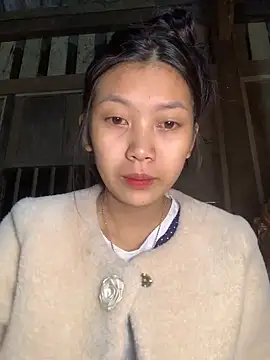 Snapshot of linh-lan1 chatting on 12.16.25 linh-lan1 online show from 12.16.25