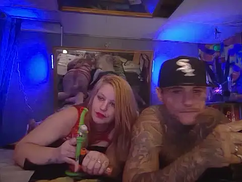 Snapshot of XXXspunderella chatting on 11.15.25 XXXspunderella online show from 11.15.25