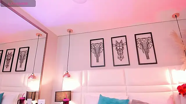 Ari lynn  online show from 11.06.25