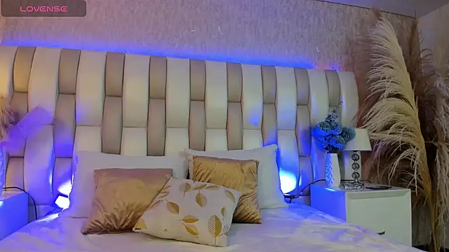 Ari lynn  online show from 11.27.25