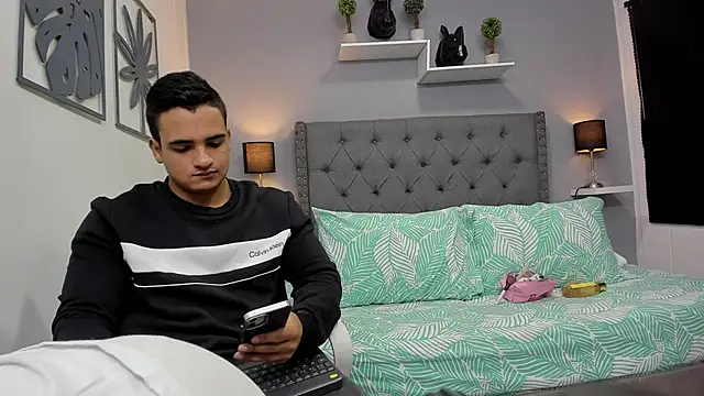 violeta and maxx online show from 10.28.25