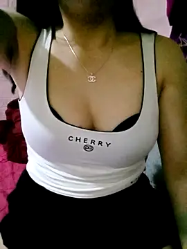 Snapshot of SansanCii chatting on 11.11.25 SansanCii online show from 11.11.25