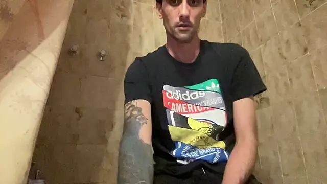 Snapshot of lucky1661 chatting on 10.26.25 lucky1661 online show from 10.26.25